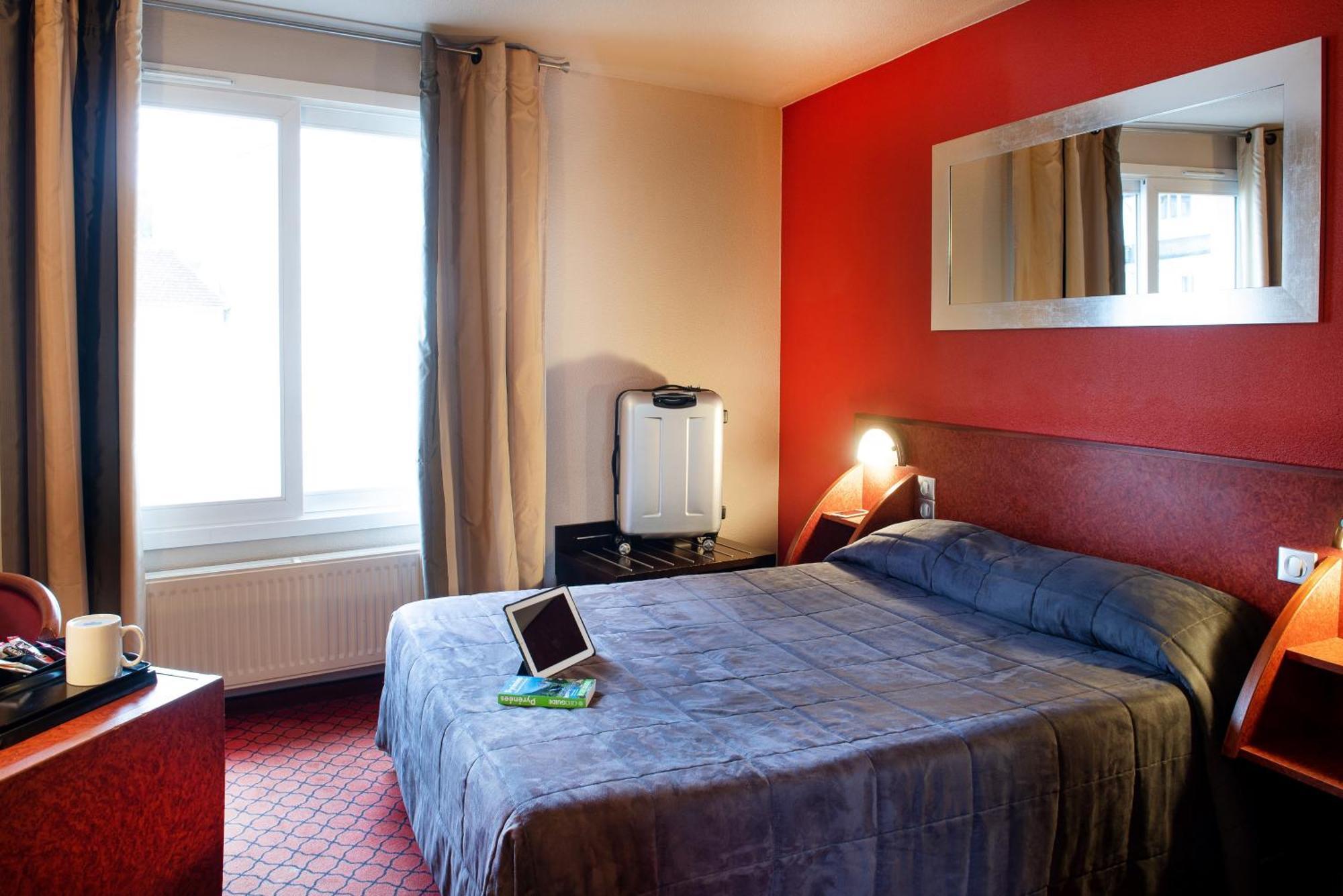 Hotel La Solitude Лурд Экстерьер фото